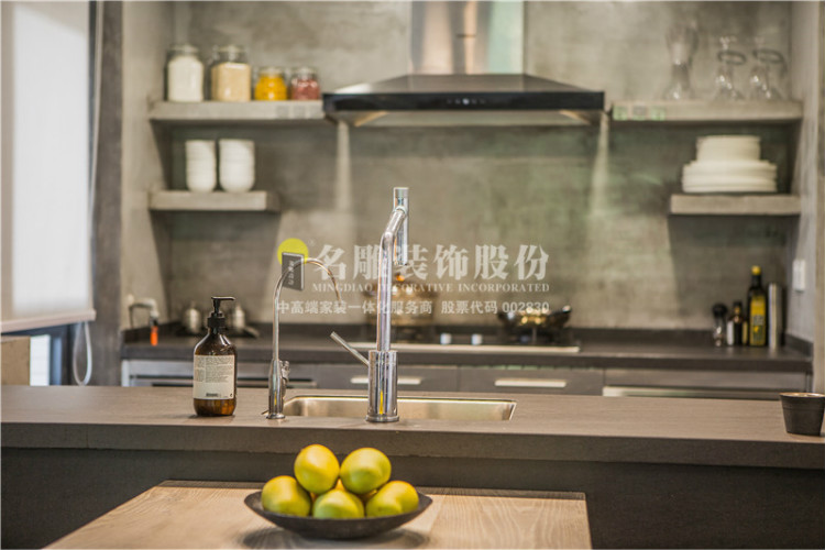 现代清水风格餐厅效果图