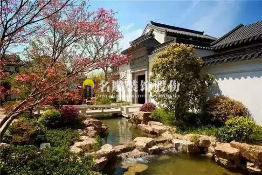 别墅设计中的庭院装修，柳州装修助手装饰乡村复古别墅庭院设计作品