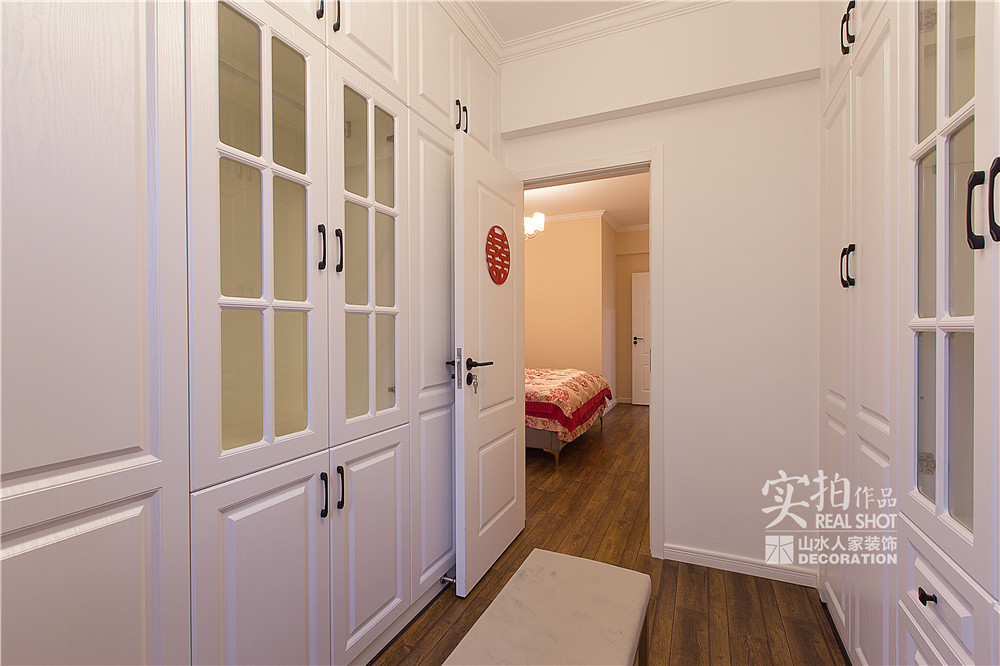 东湖城两室两厅94平美式风格装修效果实景图(图5)